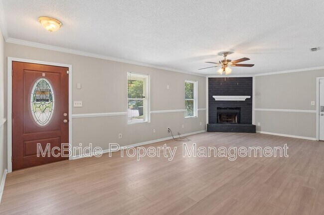 Foto del edificio - 4009 Royal Oaks Ct