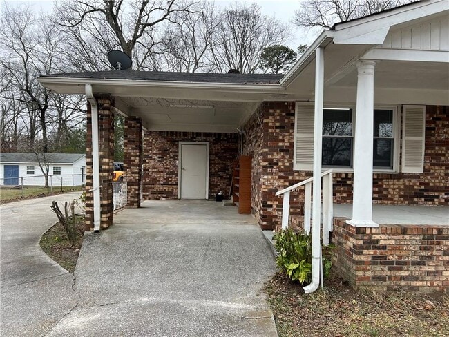 Building Photo - 1112 Mealor Rd