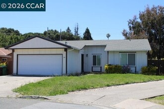 Building Photo - 130 Aster Ct
