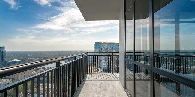 Foto del edificio - 55 W Church St