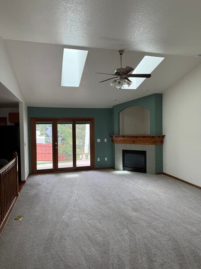 Foto del edificio - 3011 Ivy Dr