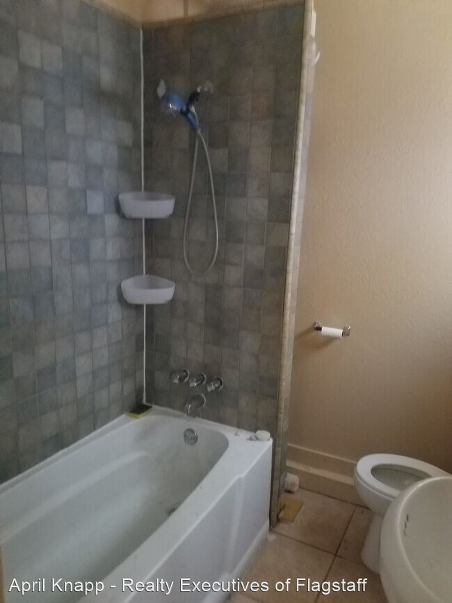 Building Photo - 4 br, 2 bath House - 722 W Santa Fe Ave
