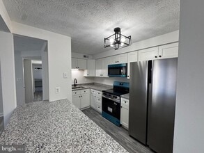 Building Photo - 3501 Wedgewood Ct