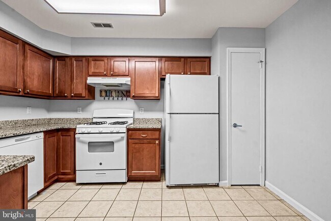 Foto del edificio - 706 Oswego Ct