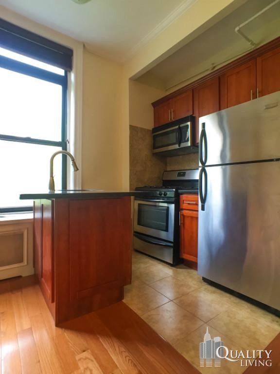 Foto del edificio - 34 E 11th St