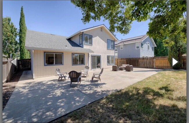 Foto del edificio - 4212 Pearl Wood Way