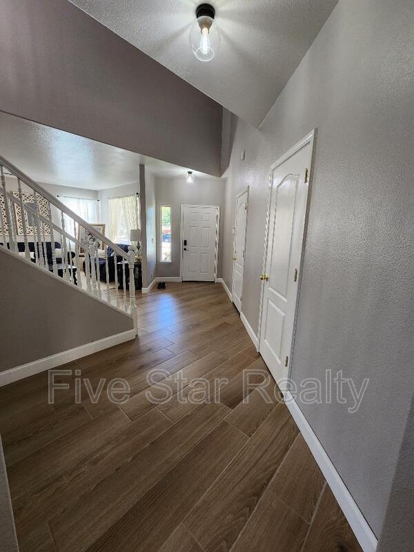 Building Photo - 2489 De Beers Ct