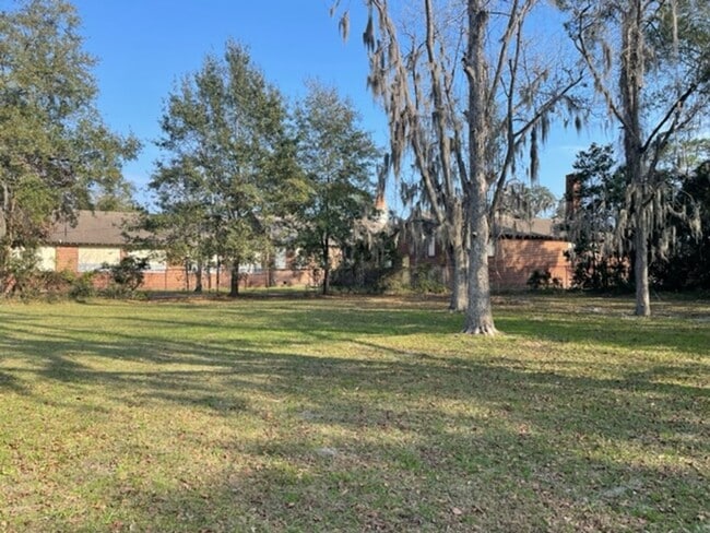 Building Photo - 3BD/2B Home on South Side of Valdosta