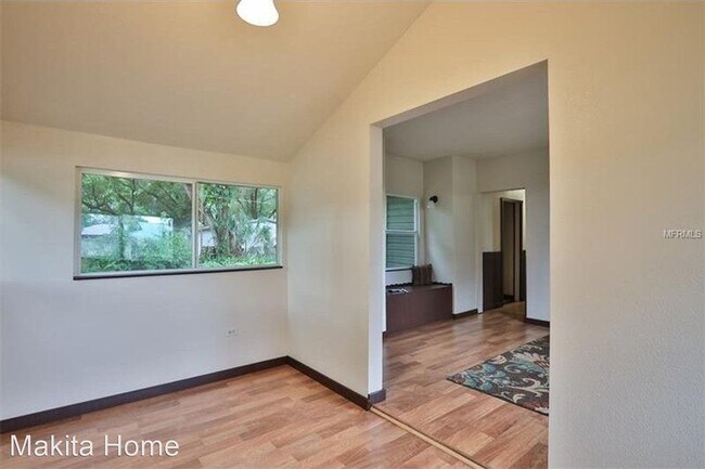 Building Photo - 1 br, 1 bath House - 8304 Paddock Ave
