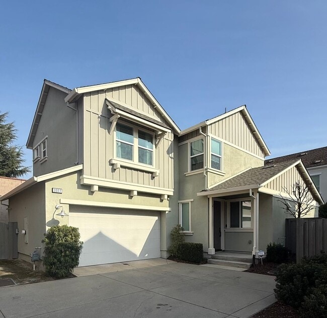 Stunning 3 bedroom and 2.5 bathroom home in McKinley Village! - Stunning 3 bedroom and 2.5 bathroom home in McKinley Village!