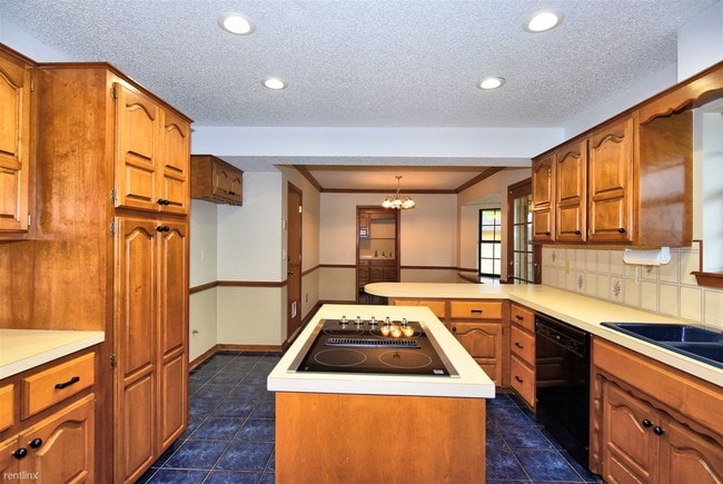 Building Photo - 3 br, 2 bath House - 506 W 115th Ct