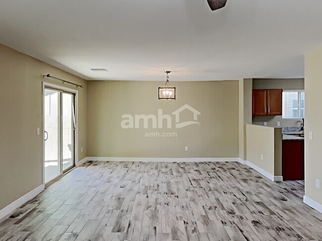 Foto del edificio - 8933 N Country Cove Tr