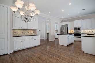 Building Photo - 190 W Breezy Way