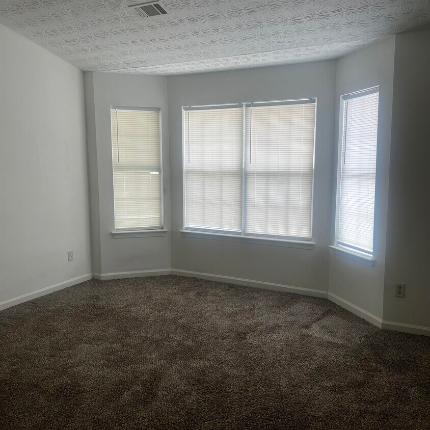 Building Photo - 5049 Chupp Way Cir