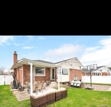 Building Photo - 310 Southwood Cir