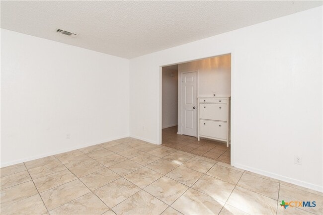 Foto del edificio - 1201 Hughes Ave