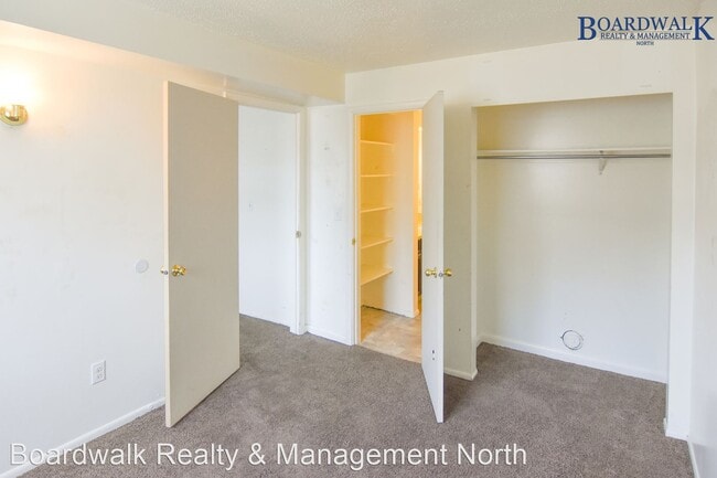 Building Photo - 2350 W 6000 S