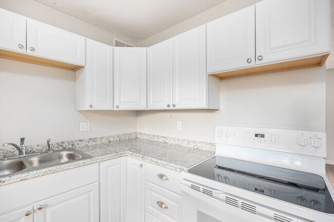 Foto del edificio - Beautiful 2BR/1BA Duplex in Independence!