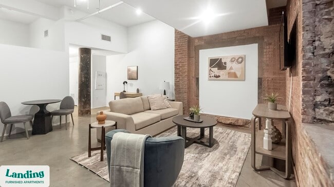 Building Photo - 99 S Front St