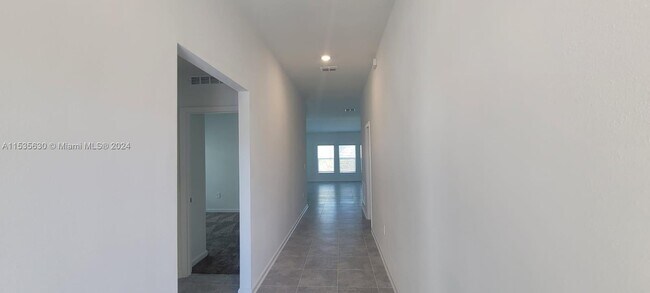 Building Photo - 2079 Punch Bowl Ave