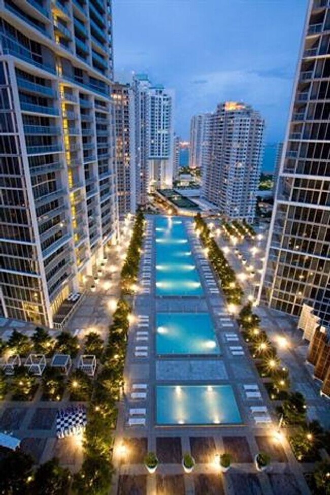 Foto del edificio - 495 Brickell Ave