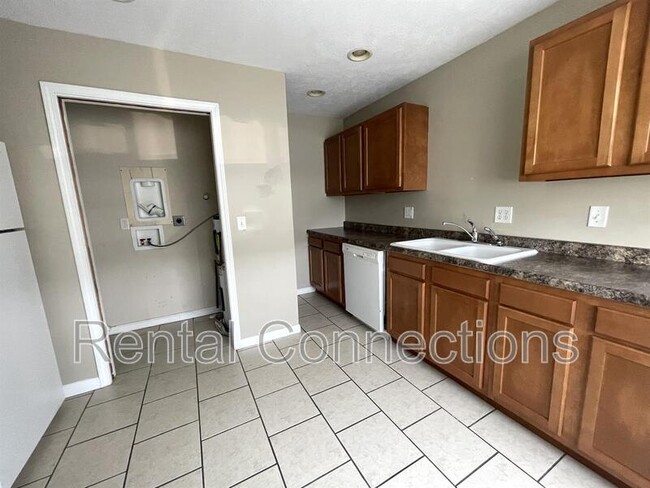 Building Photo - 1307 W White St