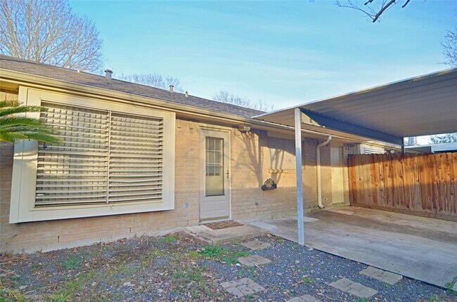 Building Photo - 4010 Laura Leigh Dr
