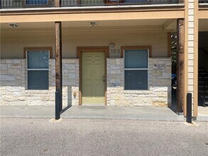Building Photo - 2106 Cullen Ave