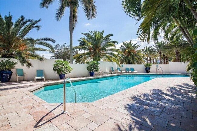 Foto del edificio - 1617 N Flagler Dr