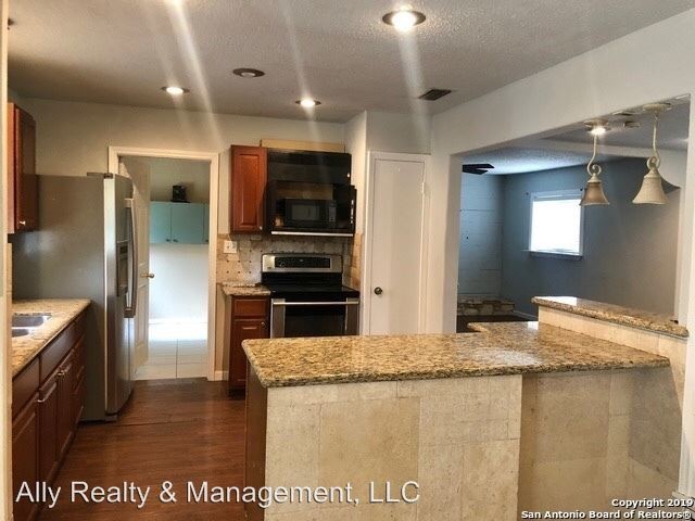 Building Photo - 3 br, 2 bath House - 10907 Meadowhome St