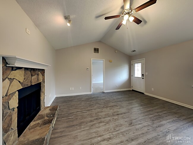 Building Photo - 188 Greenleaf Drive Hampton GA