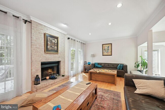Building Photo - 5810 Valerian Ln
