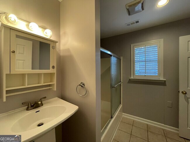 Foto del edificio - 1583 Piedmont Ave NE