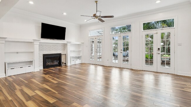 Building Photo - 126 Rue De La Paix