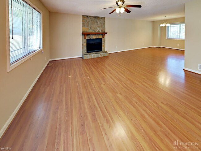 Building Photo - 2271 Chestnut Pl