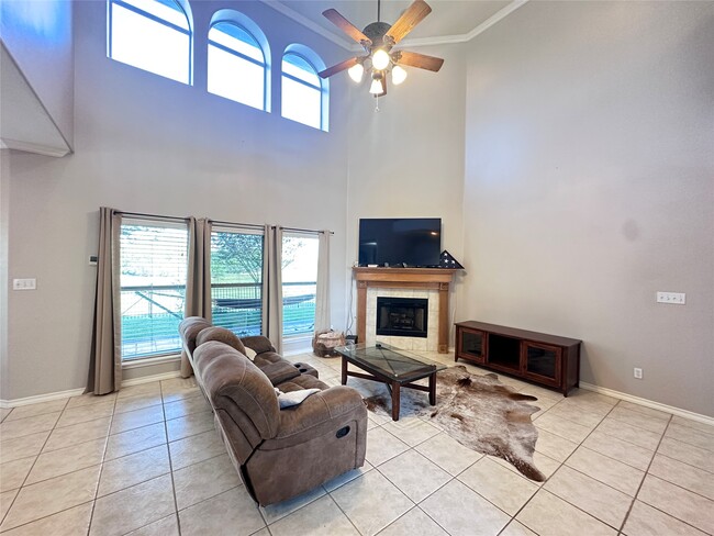 Building Photo - 6321 Oso Pkwy