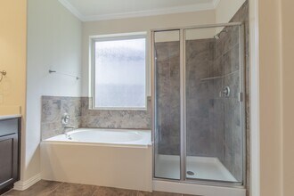 Building Photo - 5 Iris Arbor Ct