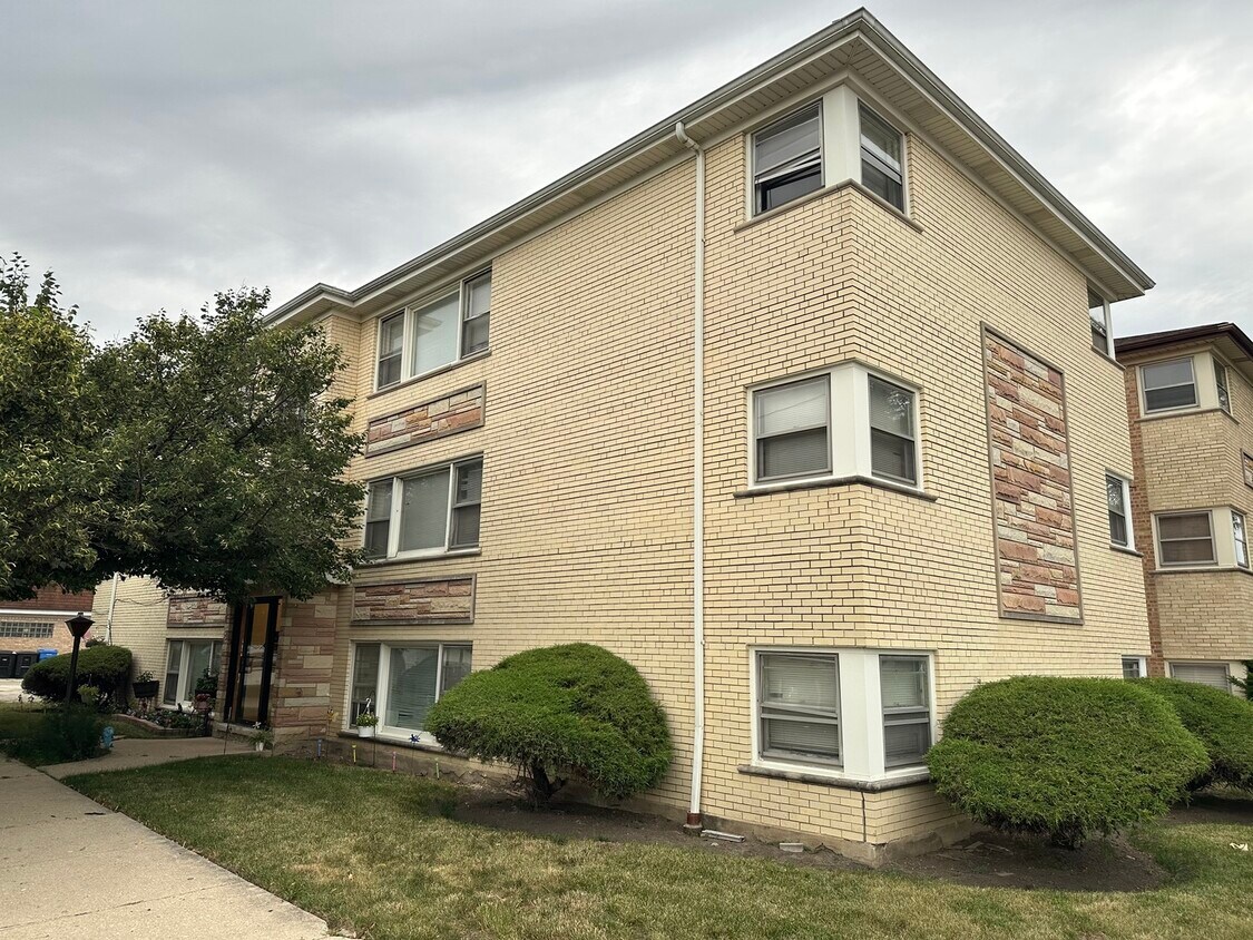 Foto principal - 7400 N Harlem Ave