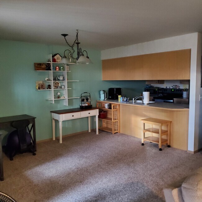 8353 N Village Dr Unit Hayden place, Hayden, ID 83835 Condo for Rent