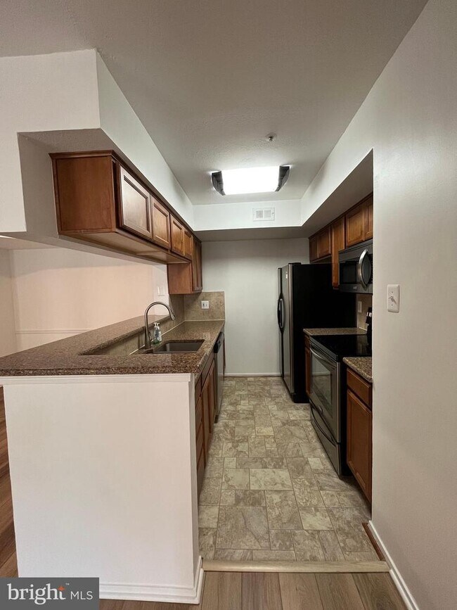 Building Photo - 3311 Wyndham Cir