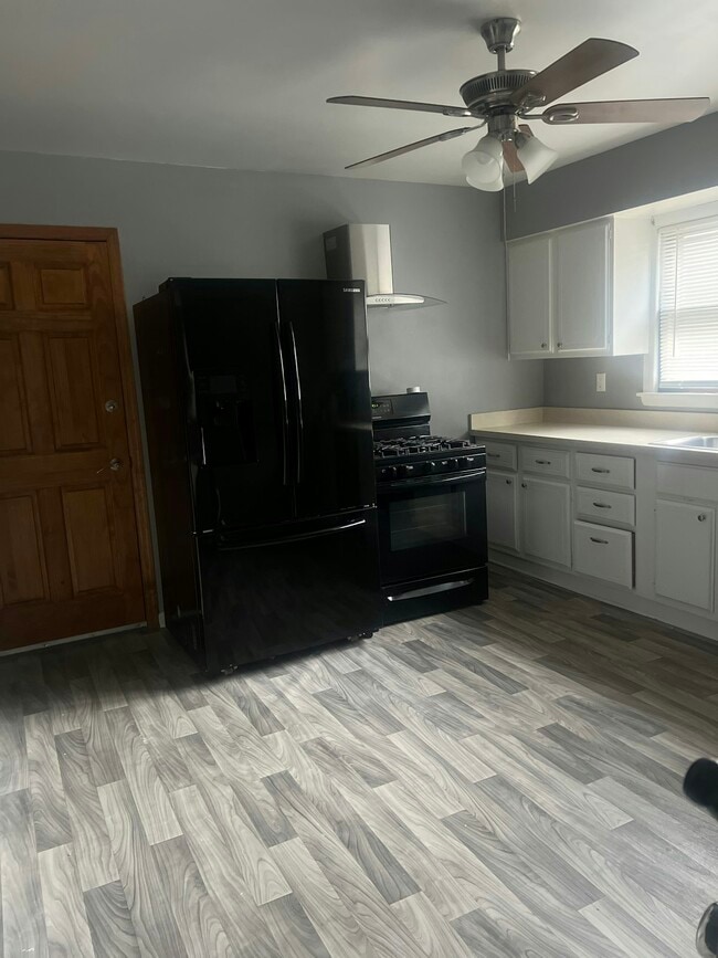 Building Photo - 1018 N Raynor Ave, Unit 1