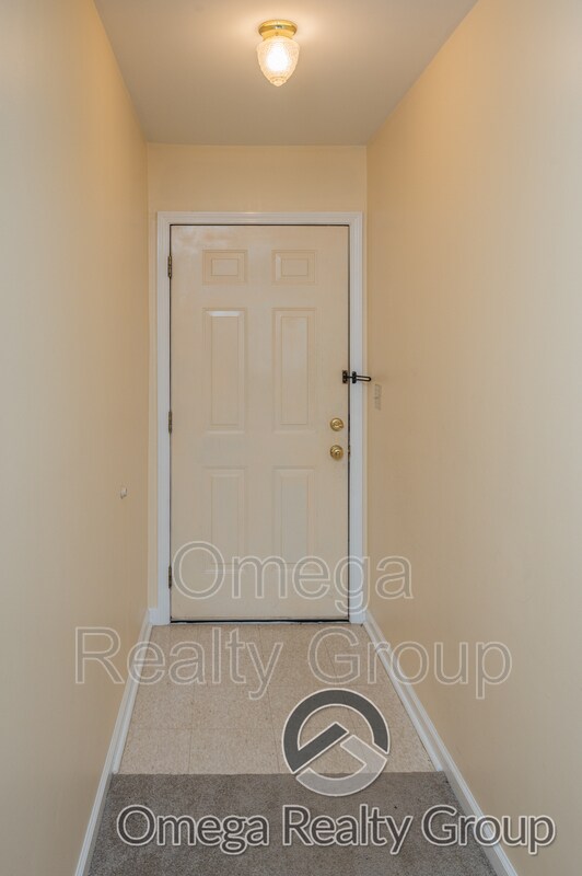 Building Photo - 484 Grey Hill Rd