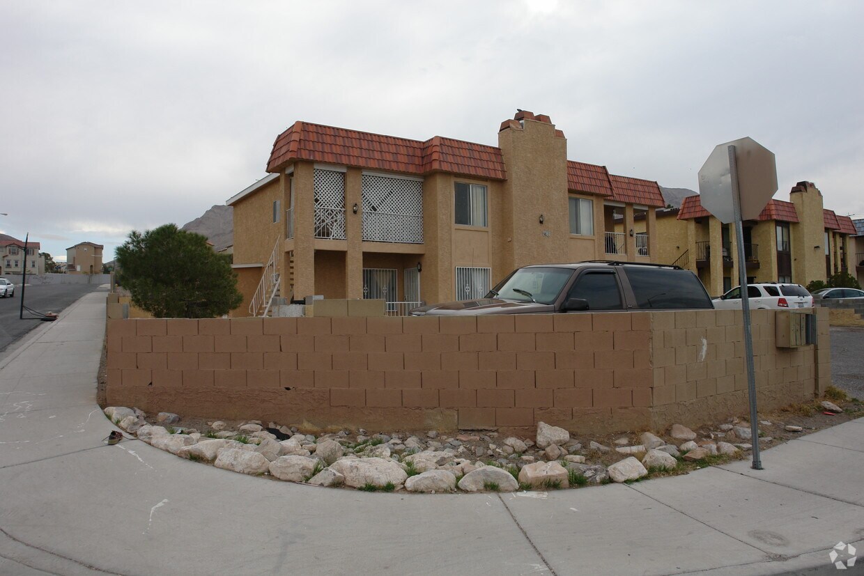 Building Photo - Sierra Sunrise