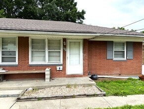 Building Photo - 1021-1021 S Appleton Ave