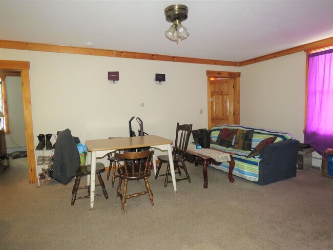 Living Room - 1155 VT-105