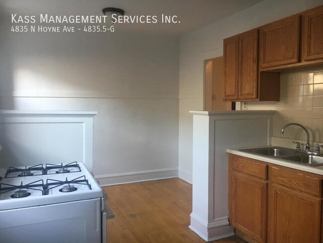 Foto del edificio - 4835 N Hoyne Ave