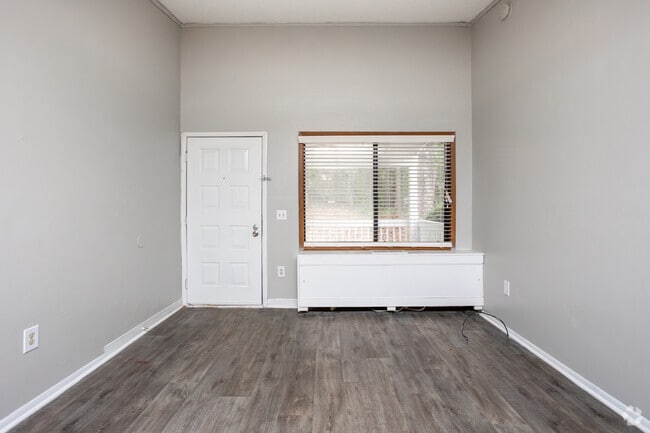 1BR, 1BA - 576SF - Living Room - Vineyard Pointe Apartments