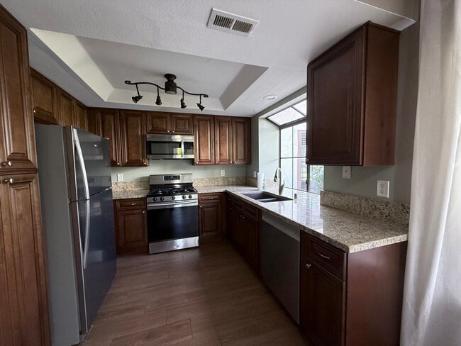 Building Photo - 6955 Sandpiper Pl