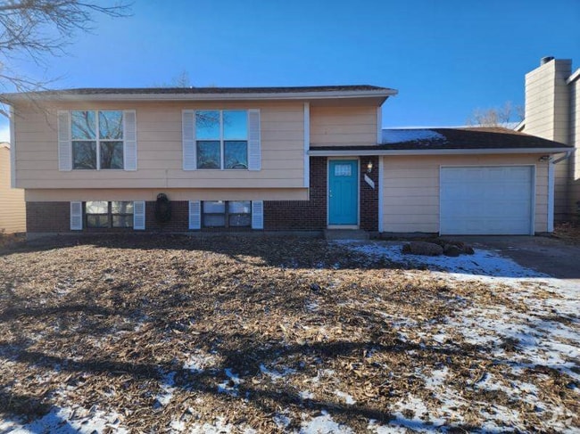 Building Photo - 2922 Dickens Dr