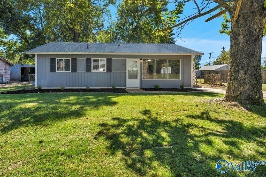 Foto principal - 1702 Wakefield Dr NE